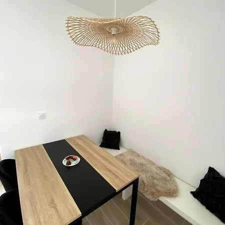 Loft Moderne Avec Terrasse En Hyper Centre-ville * 圣让-德蒙